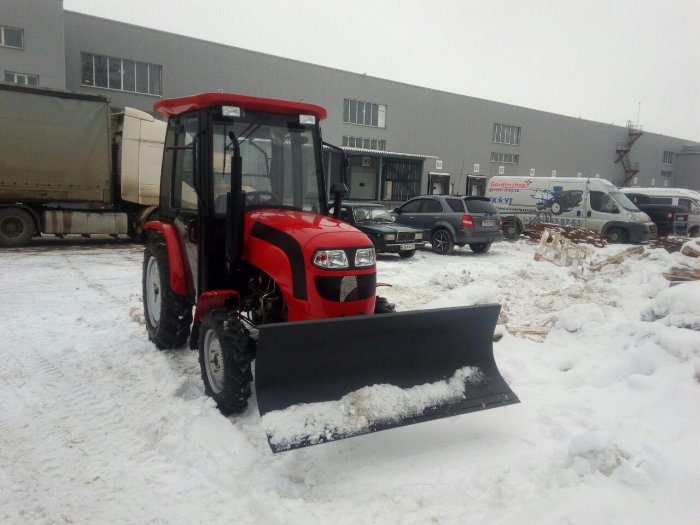 Расчистка участка парковки от снега в Солнечногорске